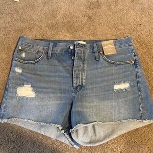 Madewell relaxed denim shorts. Size 33. Distressed.